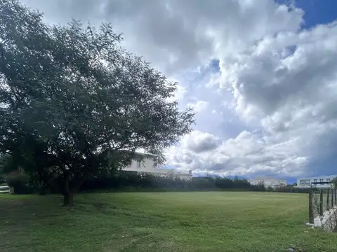 Terreno en Venta en Praderas De San Lorenzo, USD 150.000