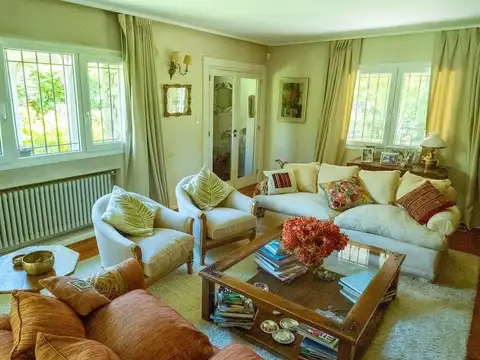 Casa 7 ambientes con 4 baños
