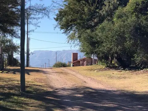 Lote con salida a 2 calles  Cortaderas Centro