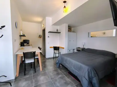 Alquiler permanente monoambiente c/ vista al lago