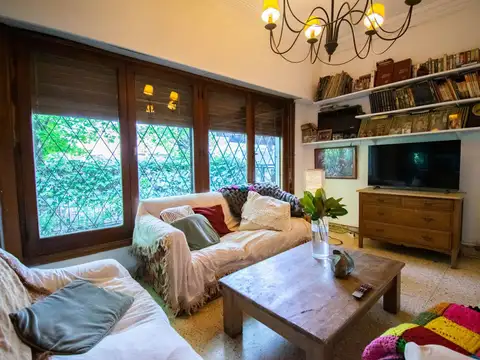 472 e/ 23 y 24, City Bell, Buenos Aires, Argentina