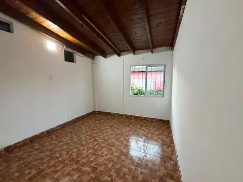 Teniente Bourquet 1300, Piso 1