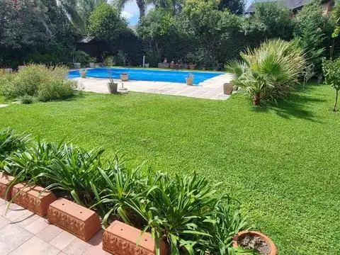 Casa 5 ambientes con 4 baños