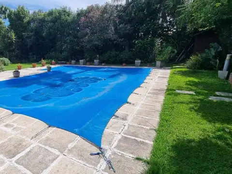 Casa en Venta con 4 cocheras