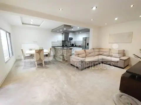 Depto Tipo Casa en Venta de 3 dormitorios