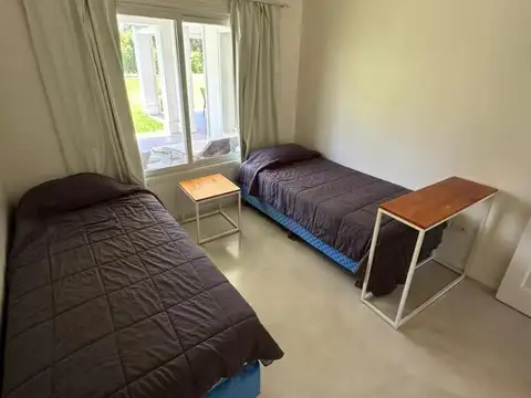 Casa amoblada en alquiler en Abril Club de Campo de 4 amb