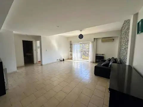 Depto Tipo Casa en Venta con 1 cocheras
