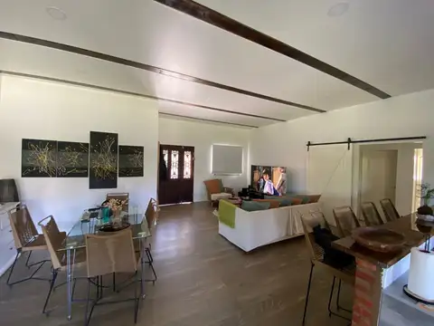 Av. Juan Domingo Peron 2500, Pilar .