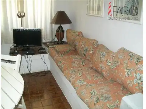 Casa en Solanas 2 dormitorios, jardín y piscina