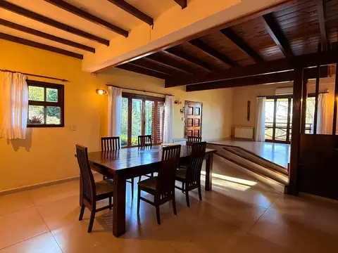 Casa 4 ambientes con 1 baño