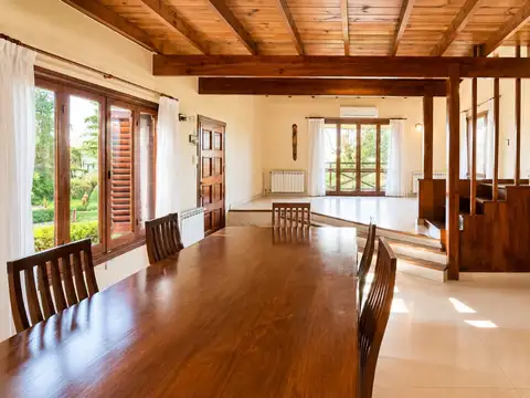 Casa 4 ambientes con 1 baño