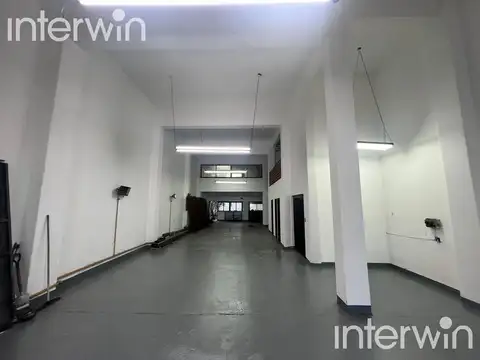 Galpon en Venta 34  mts Fondo