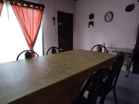 Venta casa 3 ambientes jardín y garaje en Dock Sud