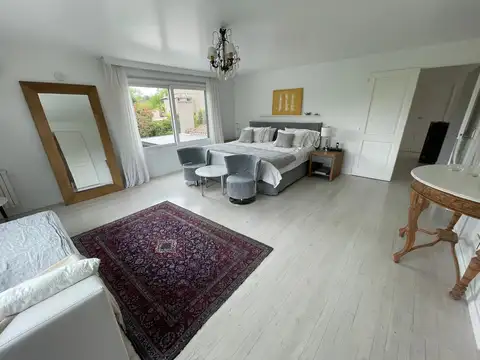 Casa en Venta 6 Ambientes en Ayres de Pilar - Amueblada