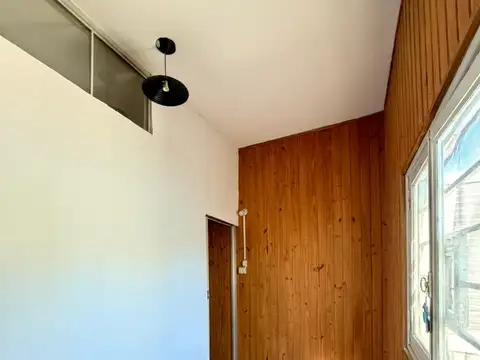 Alquiler casa interna de pasillo, 2 dorm, patio, parrillero