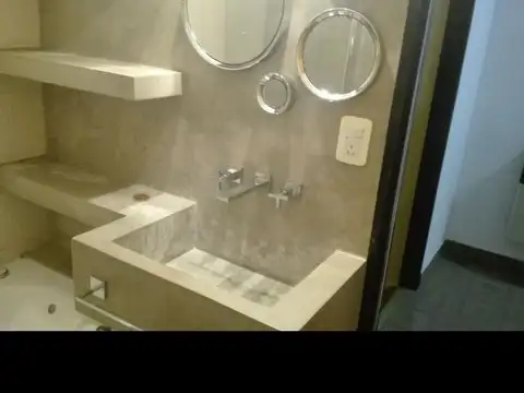 OPORTUNIDAD VENTA TRIPLEX RAMOS MEJIA CON COCHERA Y PATIO