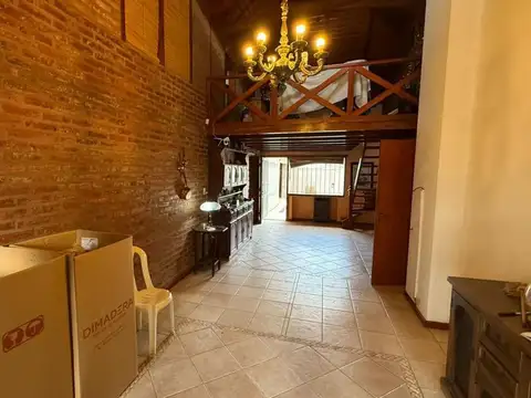 Casa 7 ambientes con 1 baño