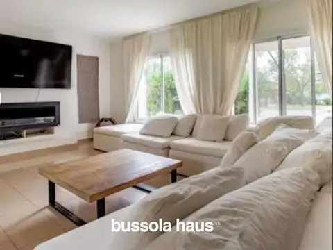 Casa en Alquiler en Valle Claro, USD 2.300