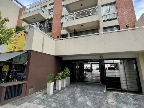 DEPARTAMENTO DE 2 AMBIENTES - 4º CONTRAFRENTE - CON BALCON - APTO CREDITO