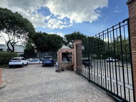 Venta Cochera Desc - Jardines de San Isidro 2 - Acc. Alamo