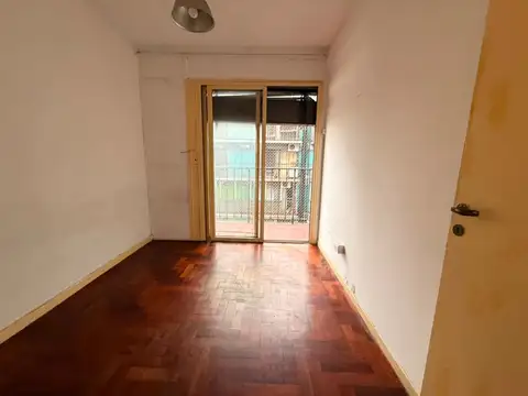 VENTA DPTO. 4 AMB. P. PATRICIOS BALCÓN APTO C.