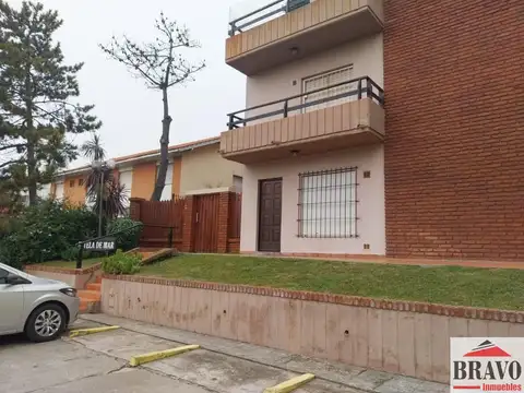 Paseo 133 e/ Avenida 1 y 2 100