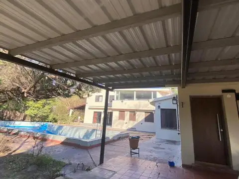 Casa 7 ambientes con 5 baños