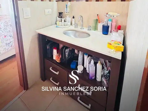 Casa 4 ambientes con 2 baños