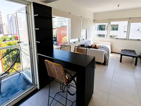 Departamento 2 ambientes con gran terraza propia y parrilla – ¡Súper luminoso!