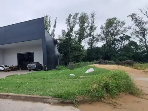 Galpon en Venta en Parque Exaltación, USD 520.000