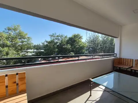 Edificio Corporativo y Logístico en Alquiler