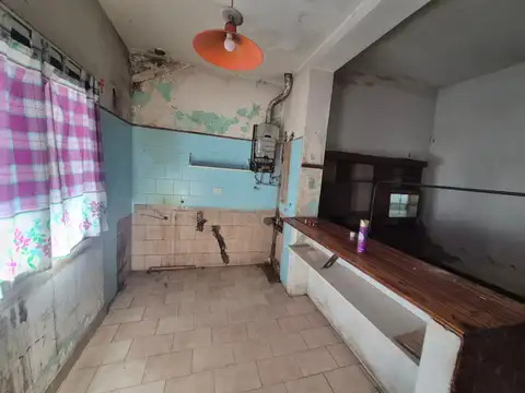 Casa 10 ambientes con 5 baños