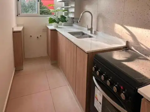 VENTA 2 AMBIENTES RECICLADO 1 PISO POR ESCALERA