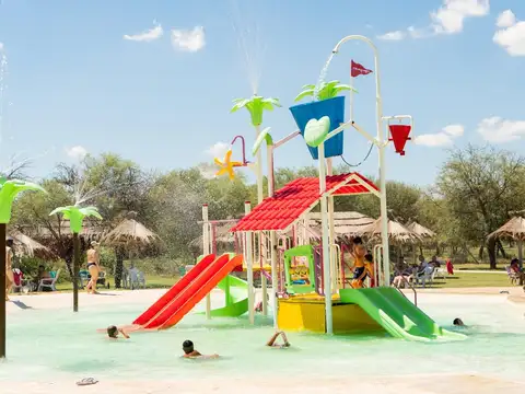 Fondo de Comercio. Parque de diversiones piscinas y tirolesas. Merlo, San Luis