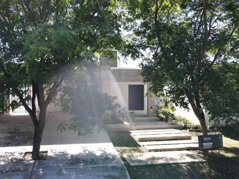 Casa en Venta en Praderas De San Lorenzo, USD 570.000