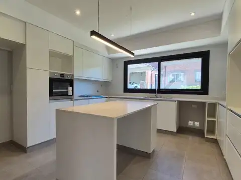 CASA EN VENTA - PRADERAS DE SAN LORENZO