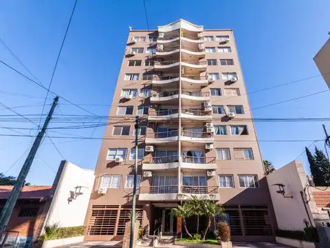 VENTA HERMOSO DPTO 3 AMB. COCHERA CUBIERTA LANÚS