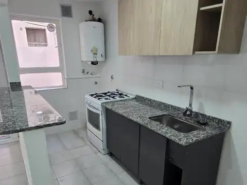 Oportunidad de Inversión: Monoambiente reciclado a nuevo con Patio – Ballester Centro