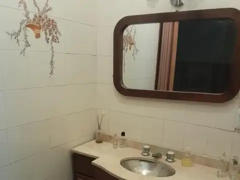 Casa 6 ambientes con 3 baños