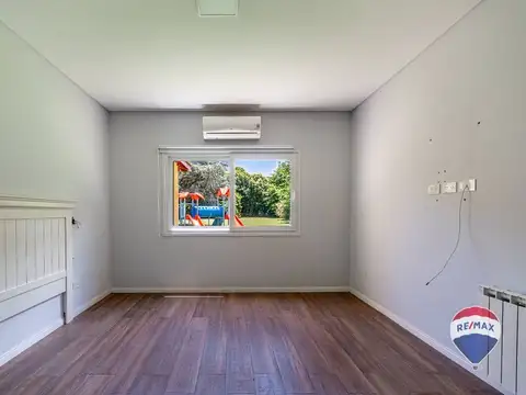 Casa en Venta con 5 cocheras