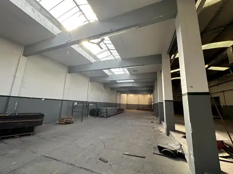 Galpon en Venta 8  mts Frente