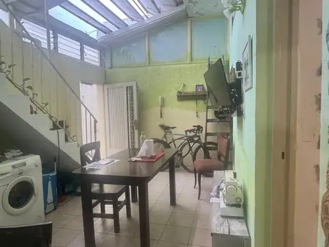 Depto Tipo Casa en Venta en Villa del Parque, USD 108.000