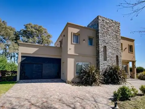 Casa en Alquiler en La Plata, USD 2.000