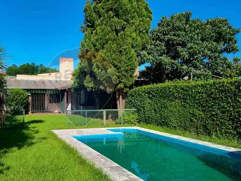 VENTA - CASA 4 AMB CON PISCINA - CAMPANA CENTRO