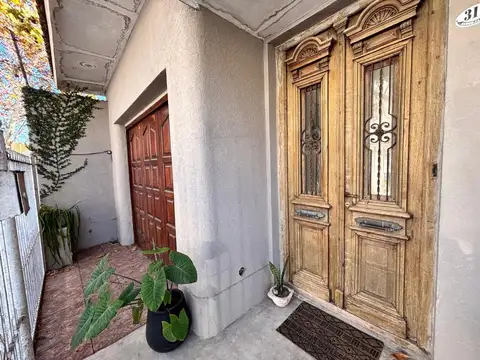 CASA EN VENTA LAS LOMITAS-EXCELENTE ESTADO