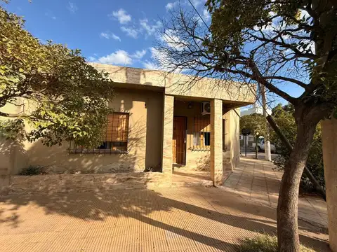 Casa+ Galpón calle SARMIENTO 697 SANTA ROSA