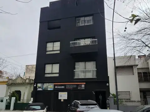 Excelente 2 ambientes con Cochera