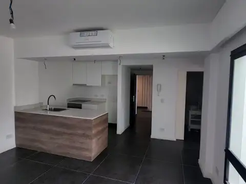 Excelente 2 ambientes con Cochera