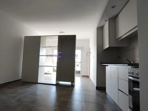 Departamento en Alquiler en Lomas Del Mirador, $ 300.000