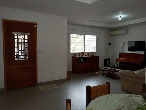 Casa en Venta en Castelar, USD 320.000